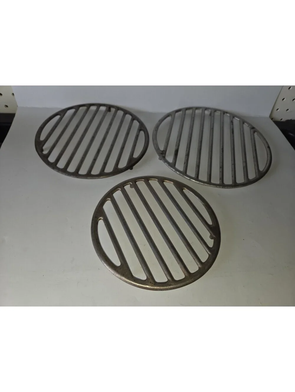 3 Pc Vintage L.E. Mason Co. Cast Aluminum Broil Rack Trivets  Round USA  SG4